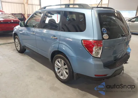 2011 Subaru Forester 2.5X Premium из США, поврежденный, VIN JF2SHADC6BH753337